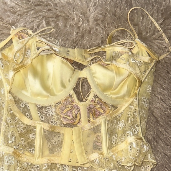 For Love And Lemons Yellow Floral Embroidered Bra - Picture 7 of 9